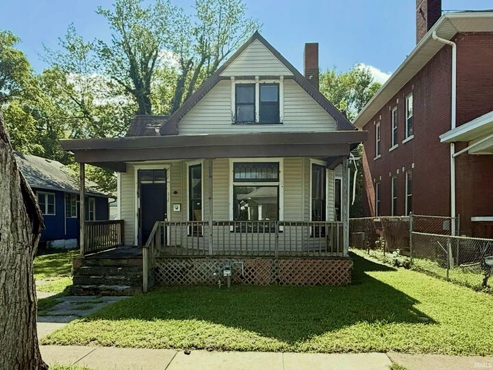 717 E Blackford Avenue  Evansville IN 47713-2210 photo