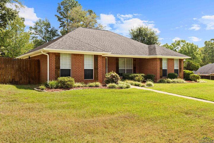 Property Photo:  1103 Hillmont Circle  TX 75662 