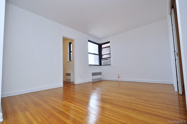 Property Photo:  142 Garth Road 4A  NY 10583 