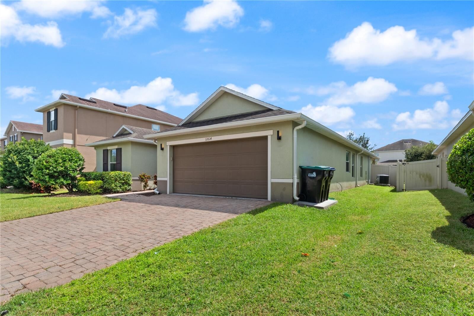 Property Photo: 12614 Boggy Pointe Drive FL 32824