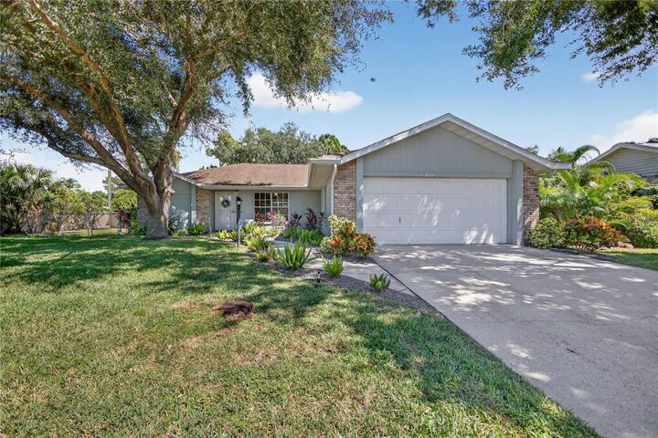 Property Photo:  3304 92nd Avenue E  FL 34219 