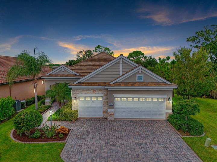 Property Photo:  11880 Hunters Creek Road  FL 34293 