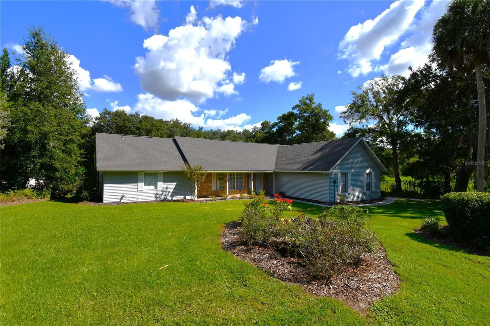 Property Photo:  611 Old Eustis Road  FL 32757 