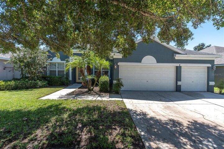 Property Photo:  12813 Cattail Shore Lane  FL 33579 