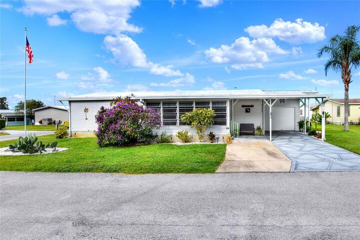 Property Photo:  6388 Lolly Bay Loop NE  FL 33881 