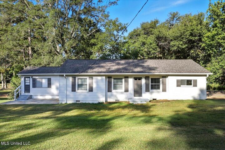 324 Court Street  Raymond MS 39154 photo