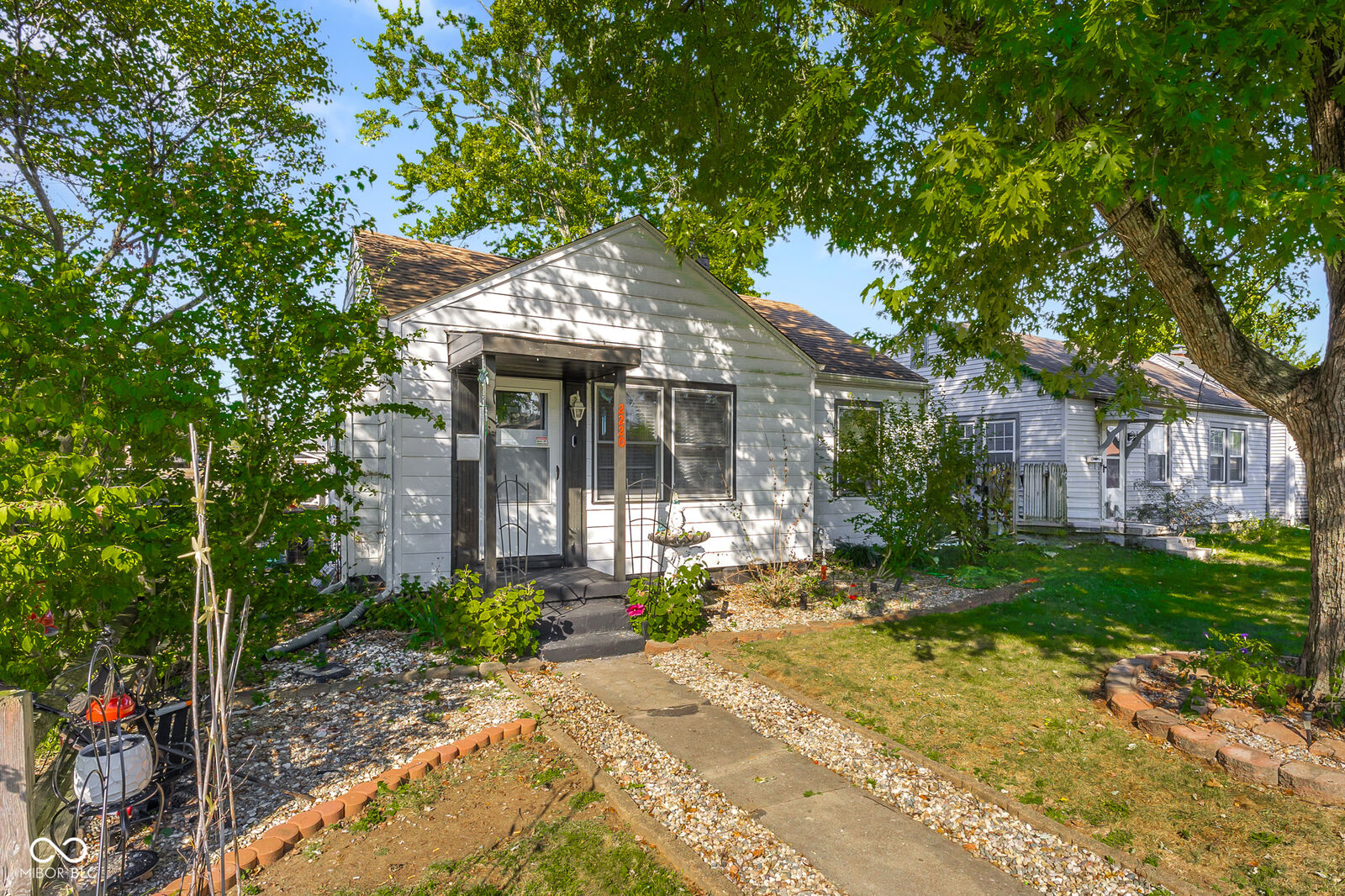 Property Photo:  2220 Union Street  IN 47201 