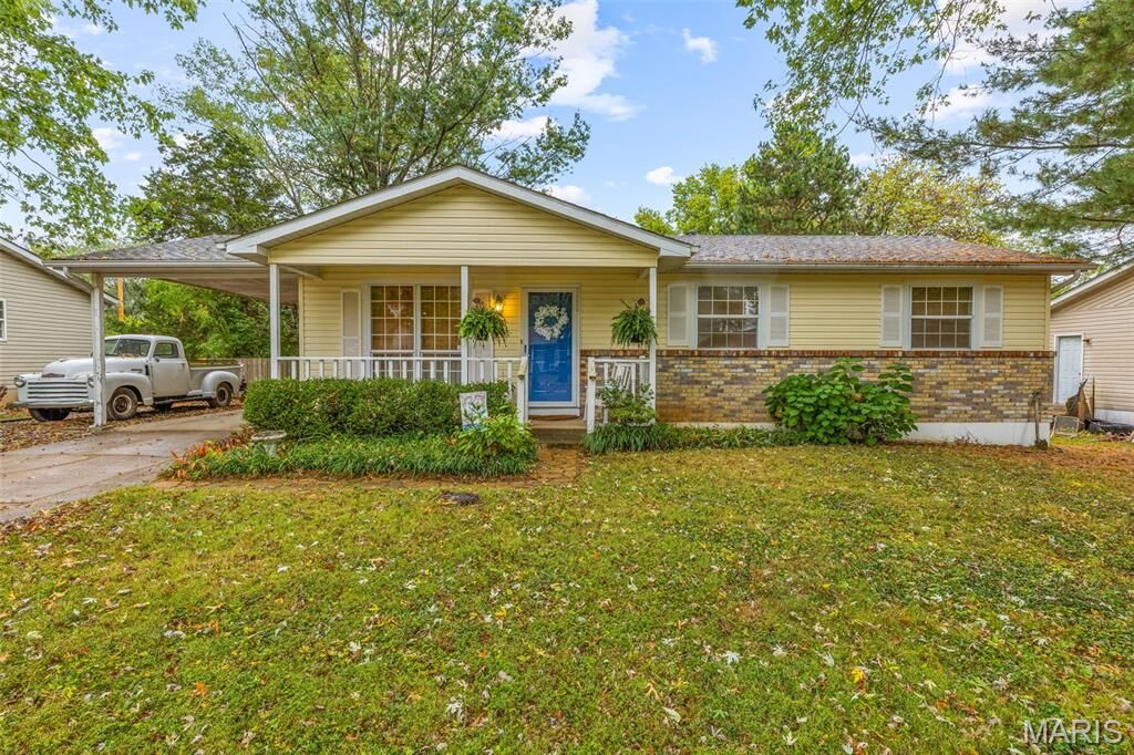 Property Photo:  222 Meadowbrook Drive  MO 63640 