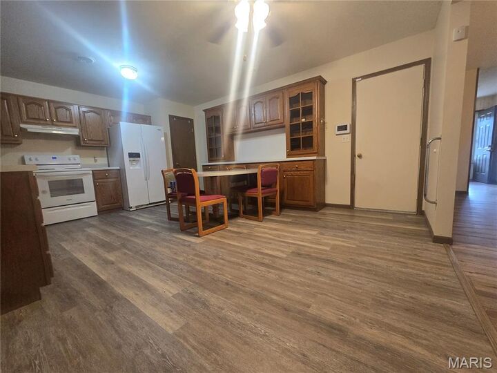 Property Photo:  608 Vine Street  MO 65453 
