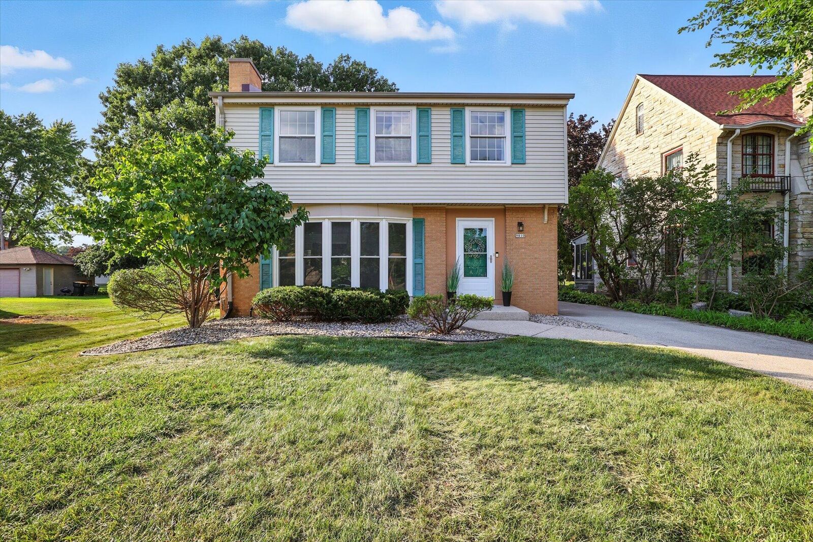 Property Photo:  9810 W Grantosa Dr  WI 53222 