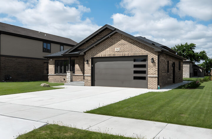 Property Photo:  7942 W 74 Street  IL 60455 