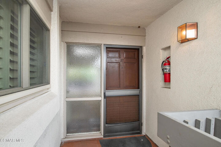 Property Photo:  5300 Fairview Boulevard 25  CA 90056 