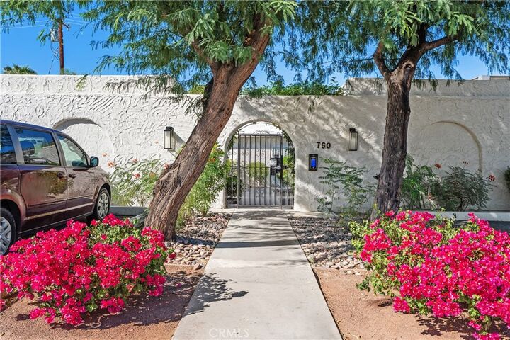 Property Photo:  760 E Cottonwood 2  CA 92262 