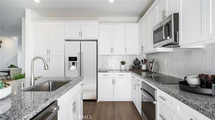 Property Photo:  31682 Viviante Drive  CA 92596 