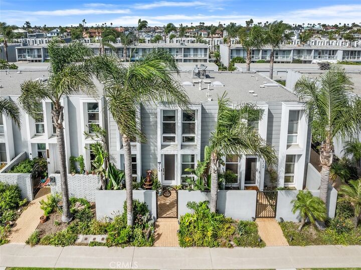 4045 Warner Ave  Huntington Beach CA 92649 photo
