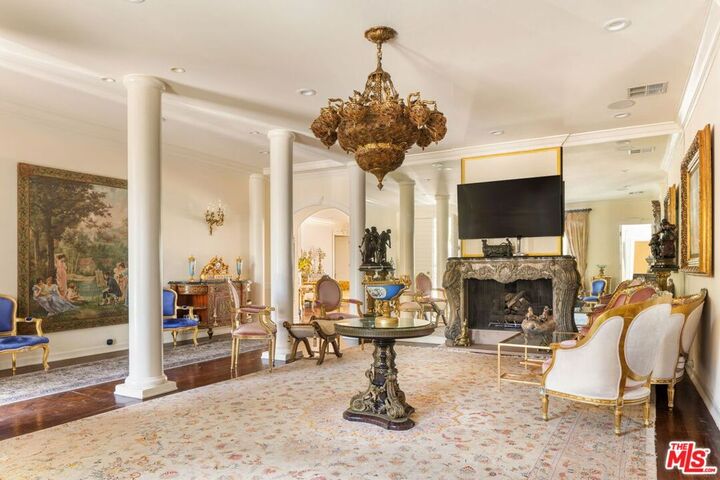 Property Photo:  709 N Camden Drive  CA 90210 