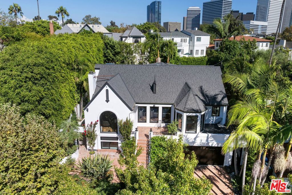 Property Photo:  1520 Comstock Avenue  CA 90024 