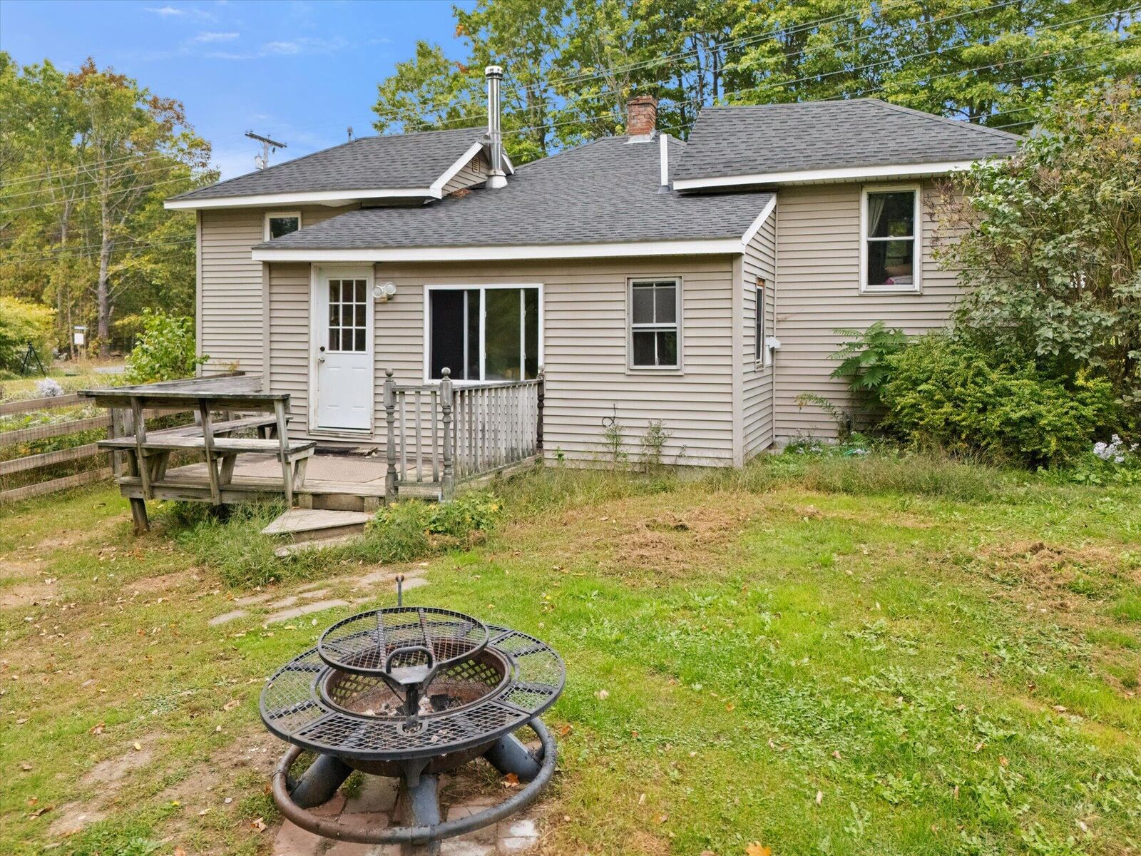 Property Photo:  1086 Main Road  ME 04419 