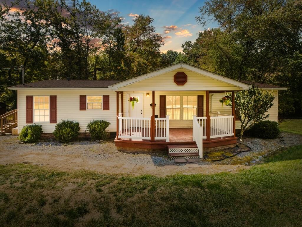 Property Photo:  203 Edgewood St  WV 24918 