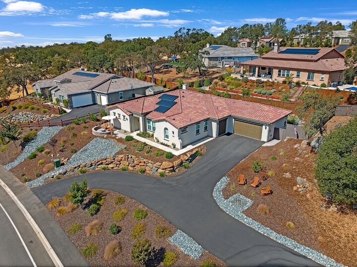Property Photo: 8567 Zinfandel Pkwy CA 95669