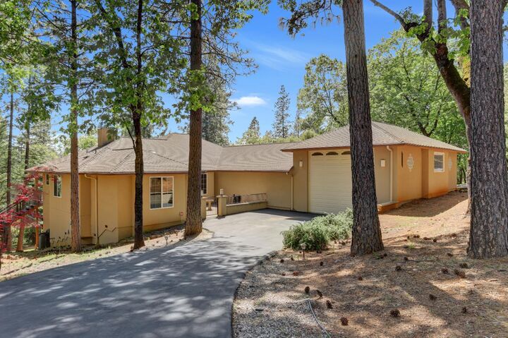 10450 S Ponderosa Way  Grass Valley CA 95945 photo