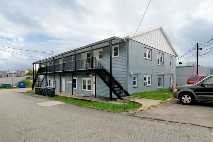 Property Photo: 206 Edison St W TN 37334