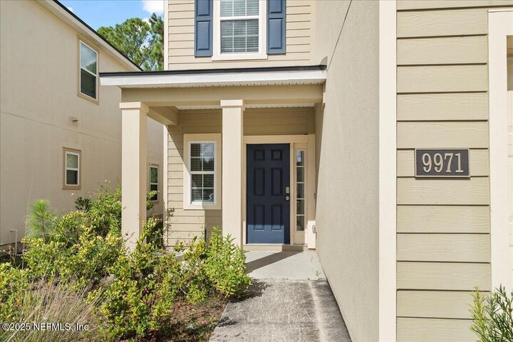 Property Photo:  9971 Sitting Fox Drive  FL 32222 