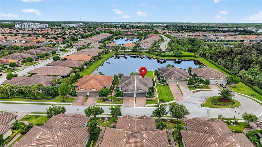 Property Photo:  8021 Calle Canovas Ct  FL 34114 