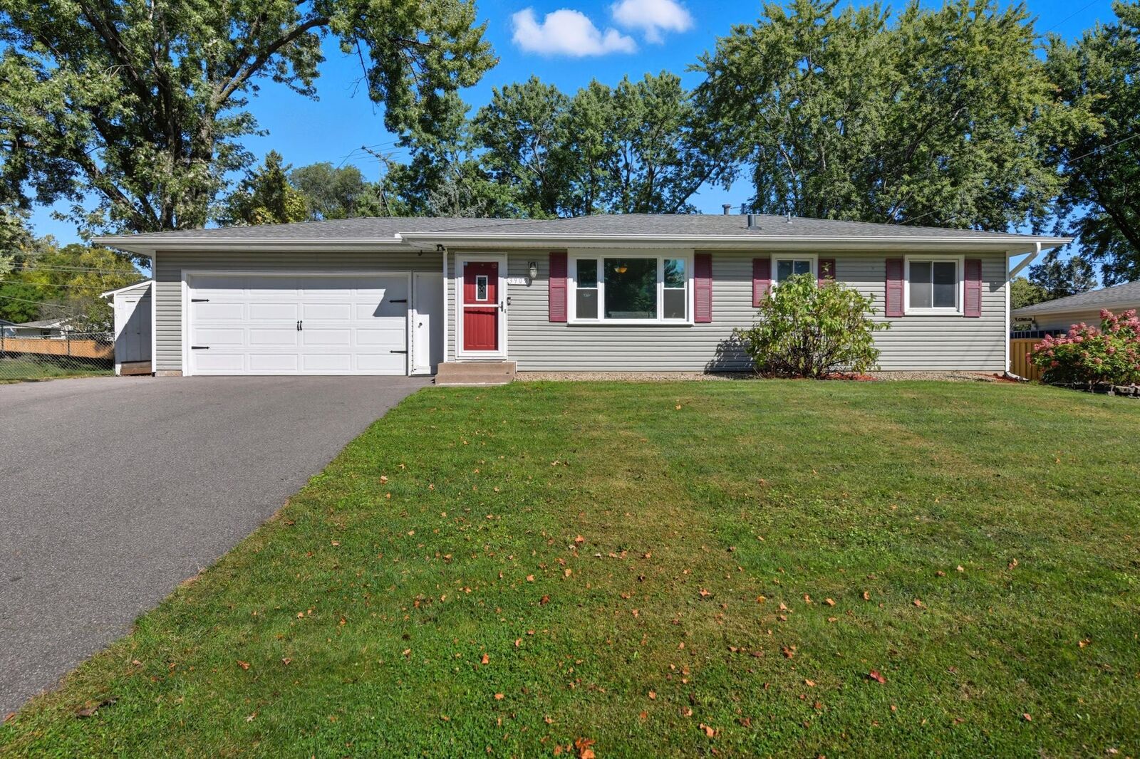 Property Photo:  3907 Mica Trail  MN 55122 