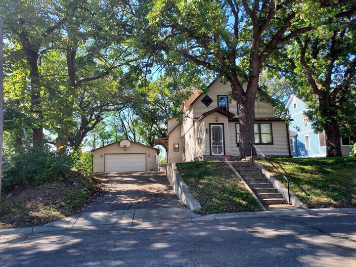 703 N 1st Street  Montevideo MN 56265 photo