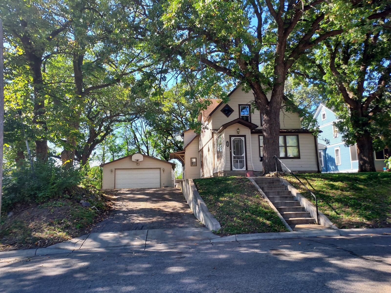 Property Photo: 703 N 1st Street MN 56265