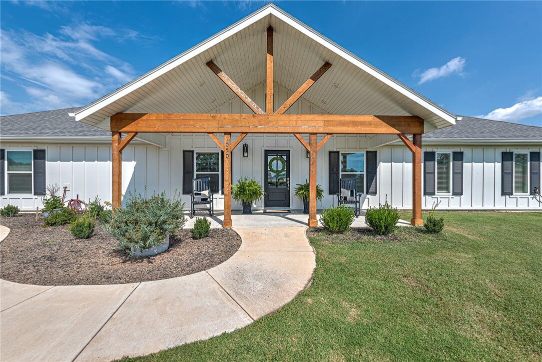 Property Photo: 1050 NW Daniels Road AR 72713