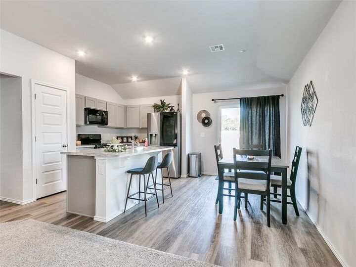 Property Photo: 11701 Annette Drive OK 73099