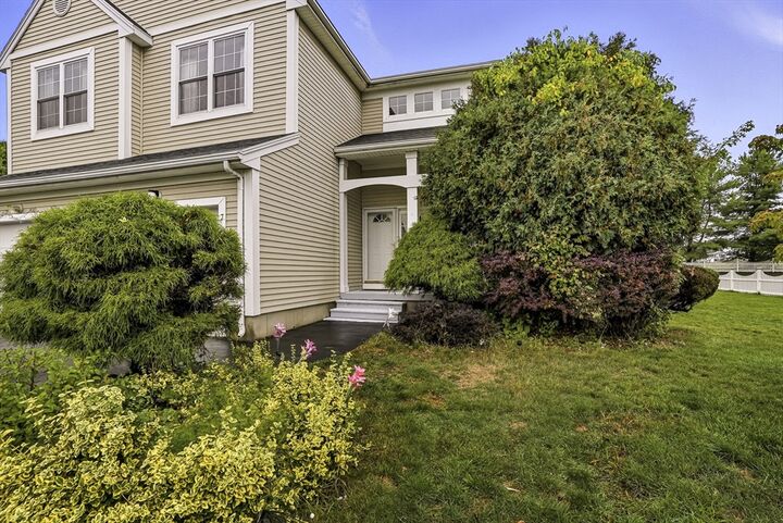 Property Photo: 7 Tern Dr 7 MA 01545