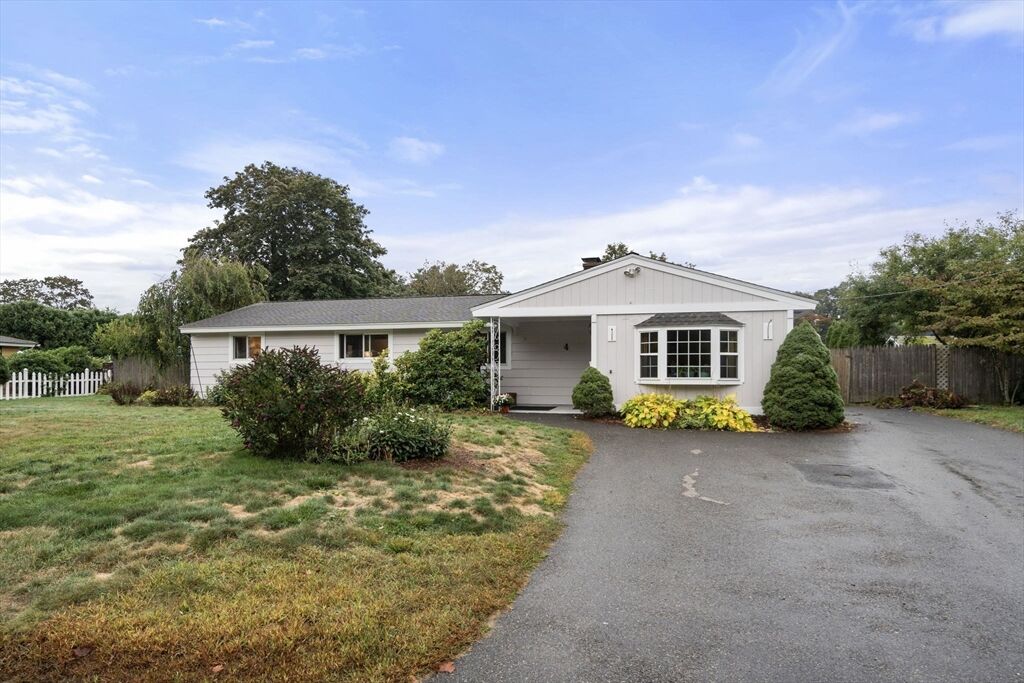 Property Photo:  4 Loring Avenue  MA 01754 