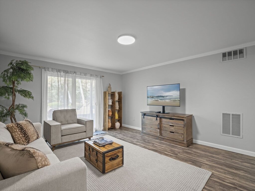 Property Photo:  7 Shadowbrook Lane 9  MA 01757 