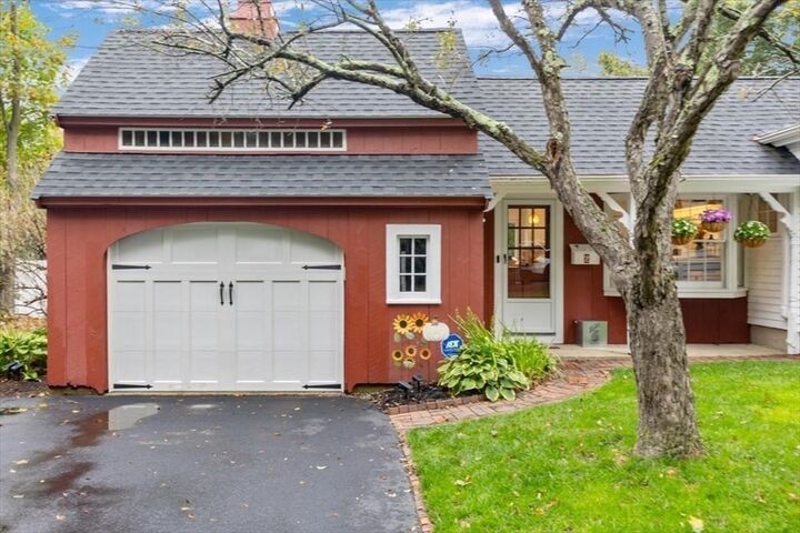 Property Photo:  2 Crooked Meadow Ln  MA 02043 