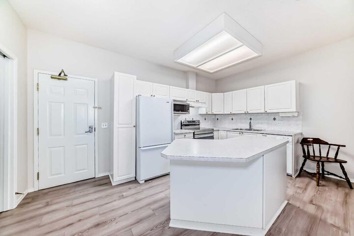Photo de la propriété:  2850 51 Street SW 112  AB T3E 6S7 