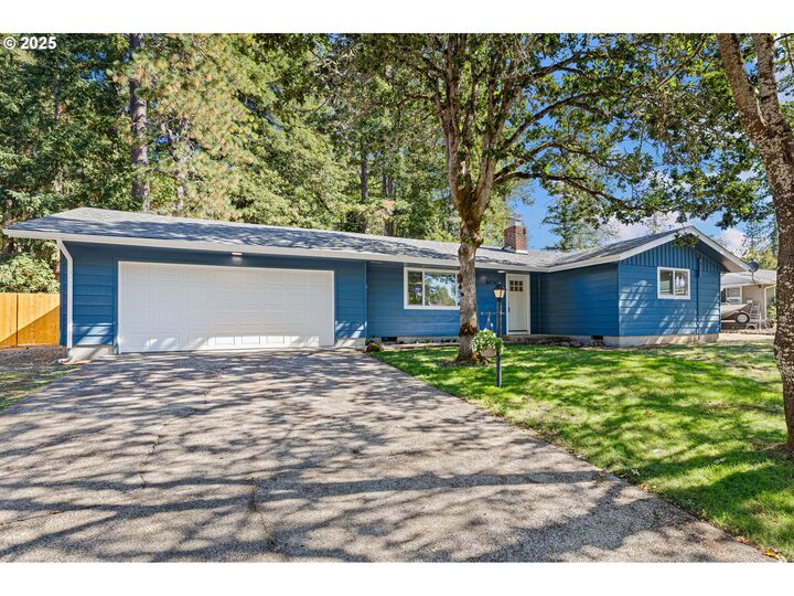 Property Photo:  87737 Oak Island Dr  OR 97487