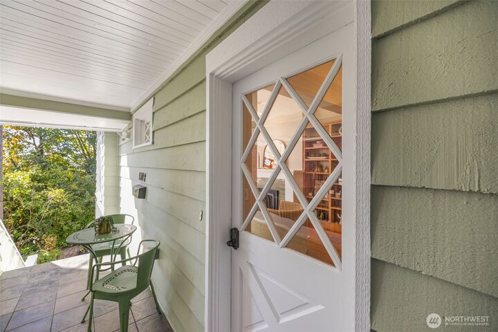 Property Photo: 1508 Galer Place N WA 98109