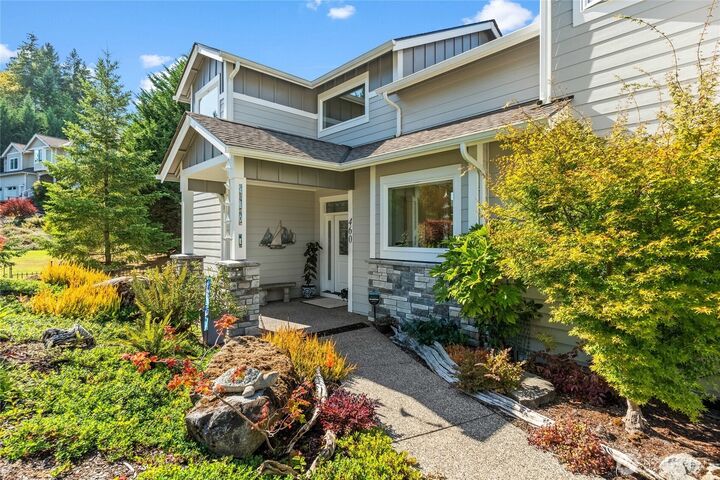 Property Photo:  460 E Stretch Island Road S  WA 98546 