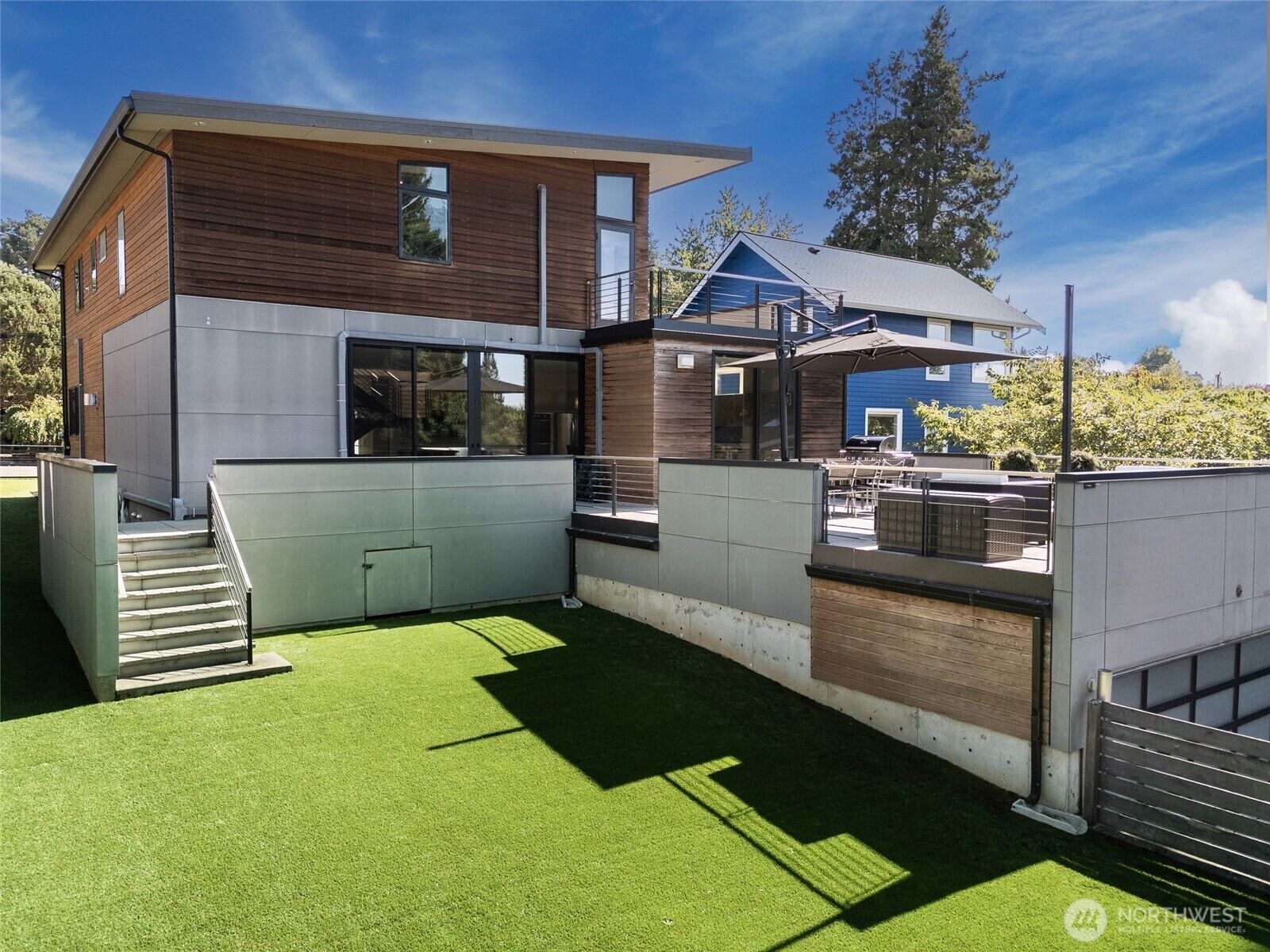 Property Photo:  2515  30th Avenue W  WA 98199 