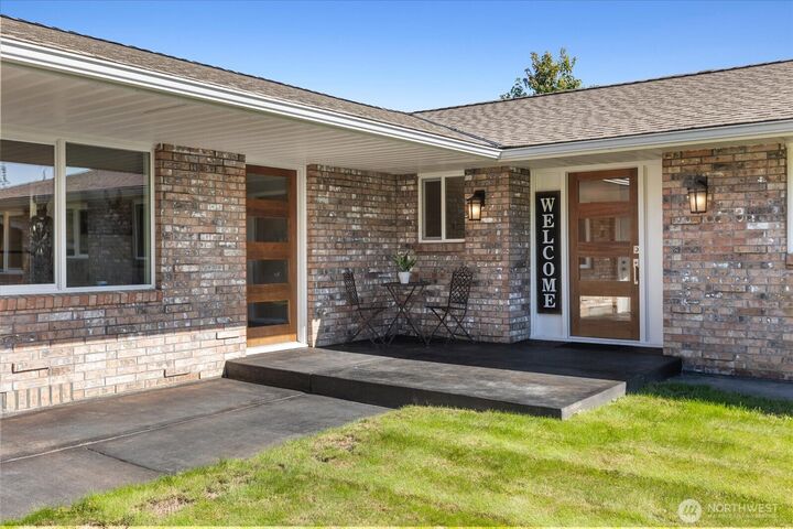 Property Photo:  2311  116th Avenue NE  WA 98258 