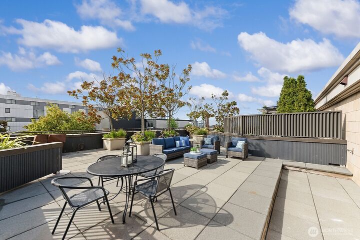 745  Bellevue Avenue E 401  Seattle WA 98102 photo