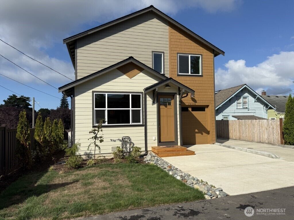 Property Photo:  1531  Virginia Avenue 2  WA 98201 