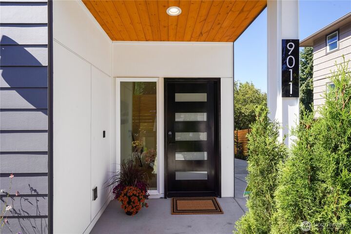 Property Photo:  9011  14th Avenue SW  WA 98106 