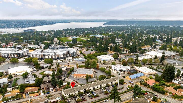 Property Photo:  3233 NE 12th Street 313  WA 98056 