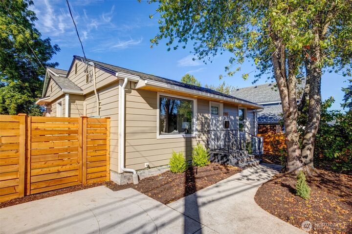 Property Photo:  4512 S Dawson Street  WA 98118 