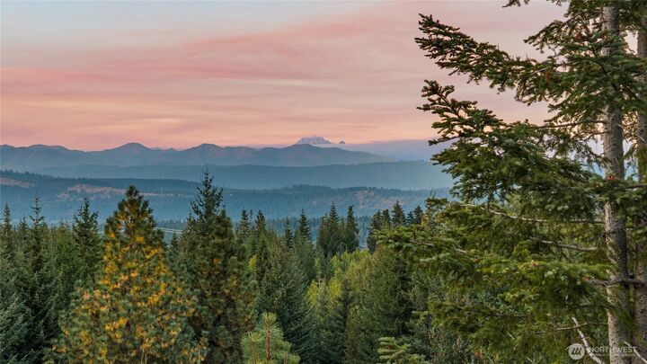 Property Photo:  90  Quad Drive  WA 98922 