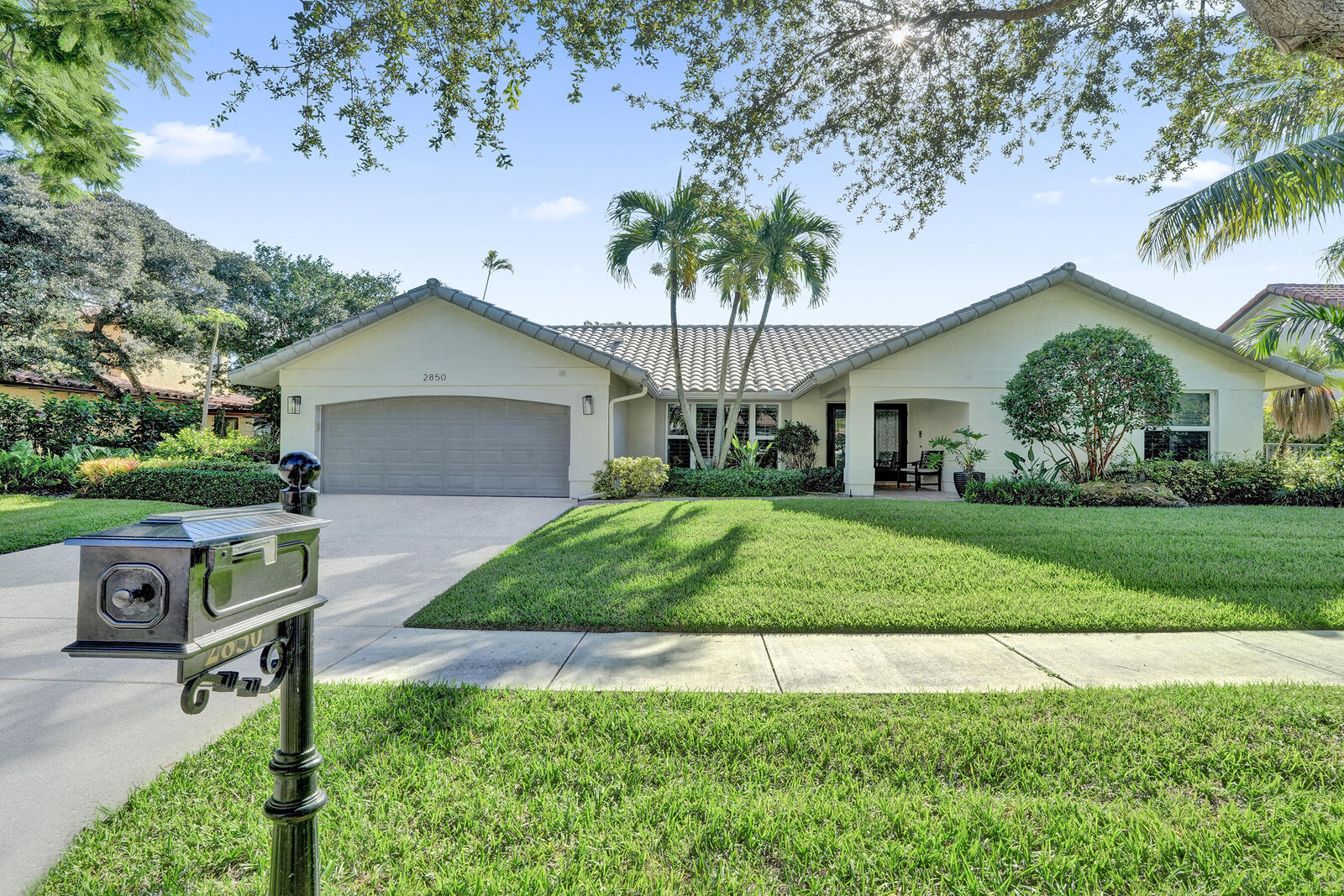 Property Photo:  2850 NW 27th Avenue  FL 33434 
